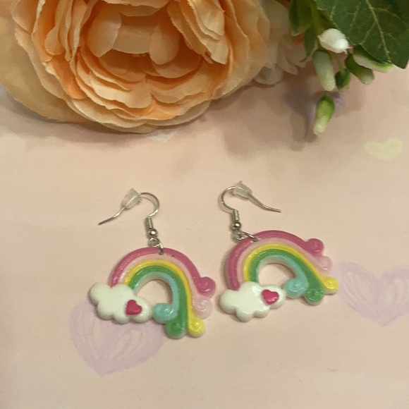 Rainbow heart earrings plastic - Picture 1 of 3